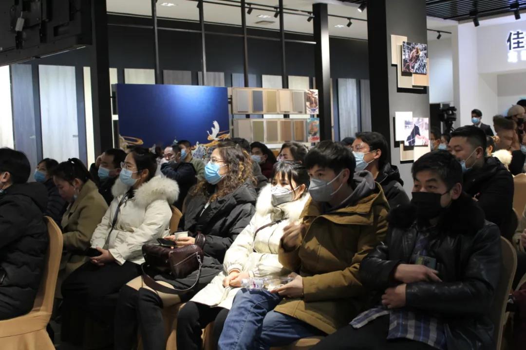 恭喜！華洲木業(yè)（陜西）運營中心首航儀式暨供應(yīng)鏈賦能模式發(fā)布會圓滿舉辦！(圖9)