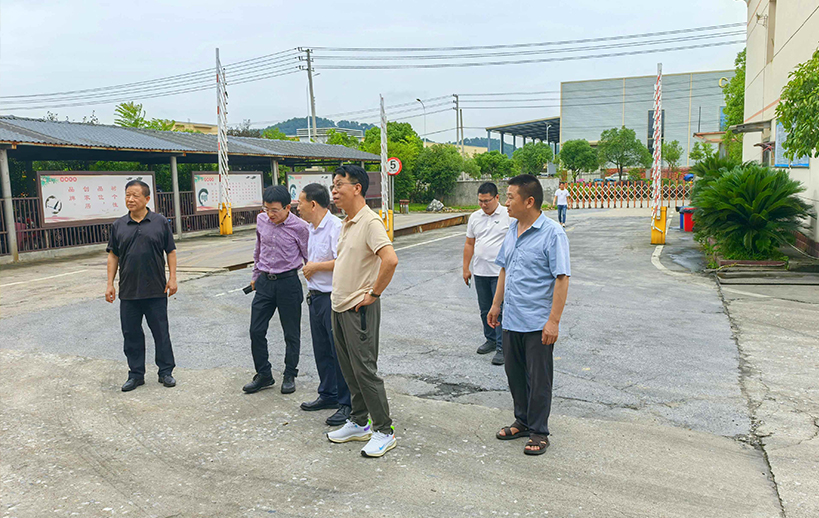 【綠色領航·智慧交融】華洲木業(yè)董事長率團深訪鐘氏木業(yè)，共譜江西綠色發(fā)展新篇章(圖2)
