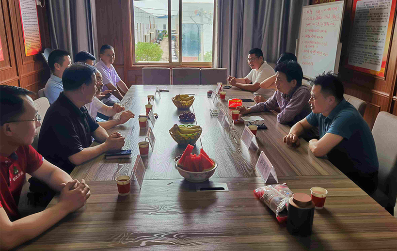 【綠色領航·智慧交融】華洲木業(yè)董事長率團深訪鐘氏木業(yè)，共譜江西綠色發(fā)展新篇章(圖5)